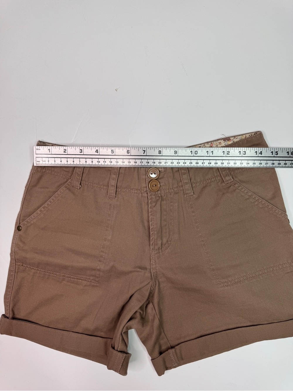 Women’s Casual Rolled Hem Shorts - Brown - Picture 4 of 6